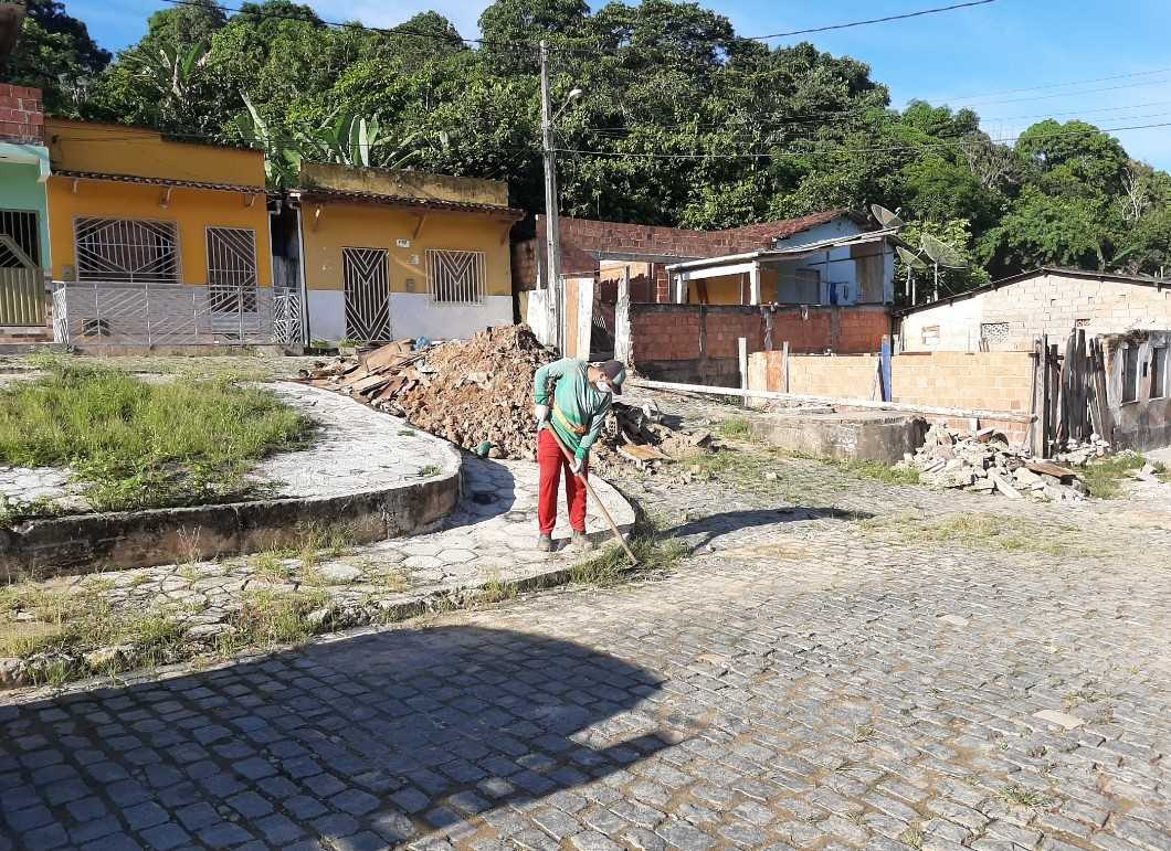 Camacã: Nova praça construída em Leoventura chama atenção dos moradores
